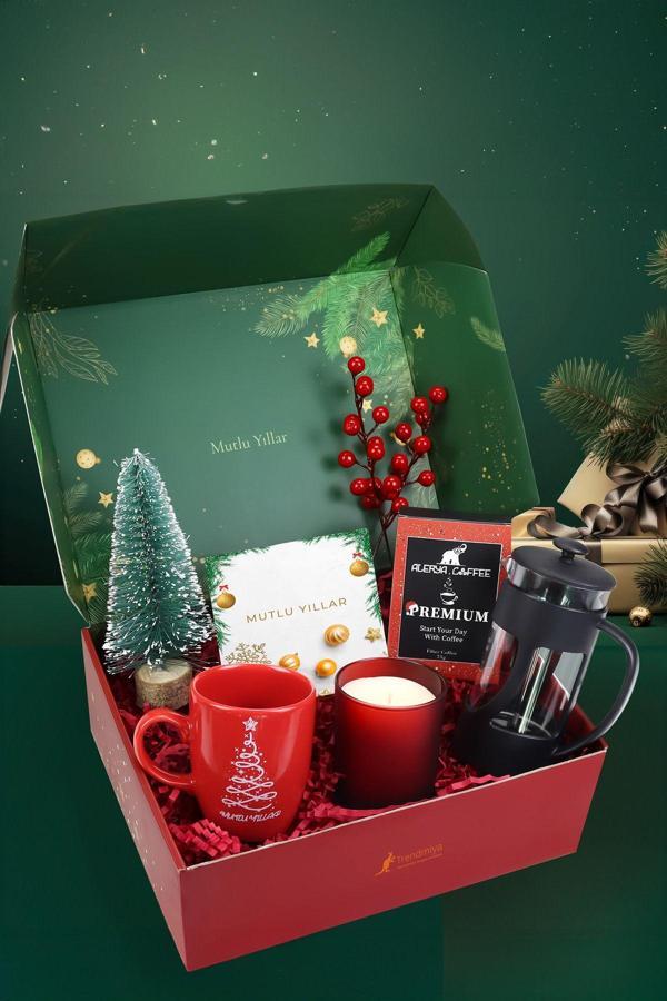 Trendmiya Kırmızı Yılbaşı Kupa & Siyah French Press & Filtre Kahve & Çam Ağacı & Çilek Kokulu Bardak Mum - Image 1