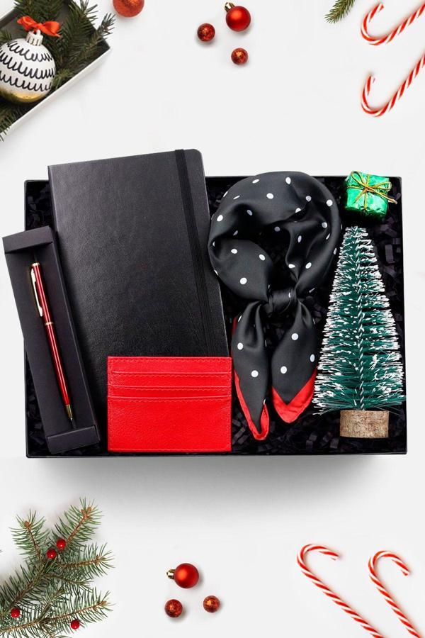 Trendmiya Defter & Kırmızı Tükenmez Kalem & Puantiyeli Fular & Çam Ağacı & Kırmızı Kadın Kartlık Hediye Seti - Image 1