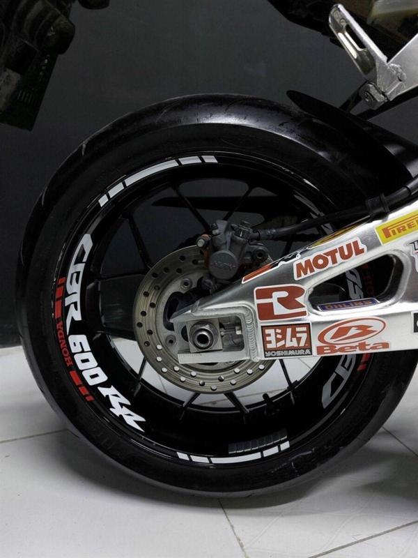 Yamaha Yzf-r25 Gold Sticker Takım Modeli - Image 1
