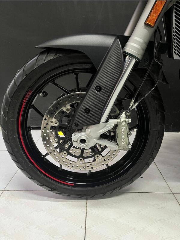 Ducati Multistrada Ön Çamurluk Karbon Sticker Etiket Modeli - Image 1