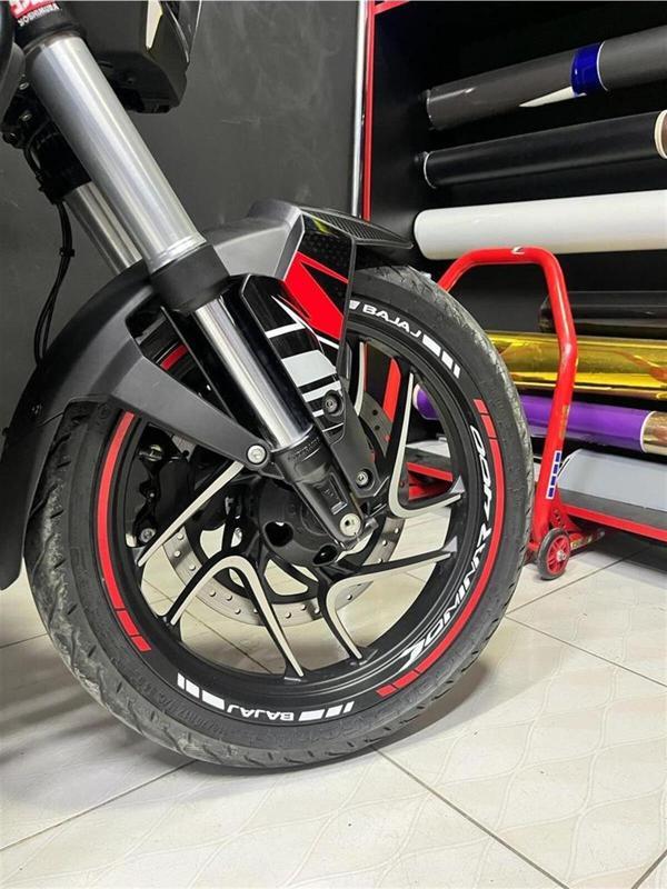 Bajaj Dominar 400 Jant Sticker Iç & Dış Sticker Etiket Modeli - Image 1