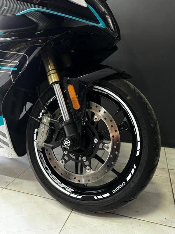 CFMOTO 450SR Jant Sticker İç Dış Yazılı Etiket Modeli Beyaz - Image 1