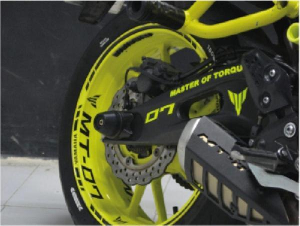 Yamaha Mt-07 Siyah Jant Şerit Stıcker Modeli - Image 1