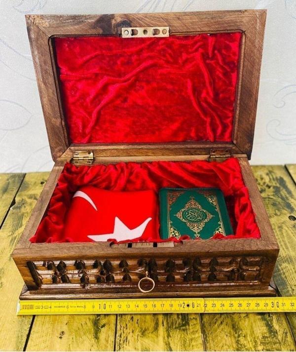 Myk Hediye Ve Sanat Atölyesi Türk Bayrağı Işlemeli Ceviz Sandık Kilitli Kutulu Kuran-I Kerim - Image 1