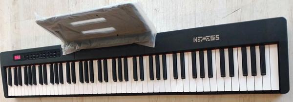 NEMESİS TAŞINABİLİR 88 TUŞ ŞARJLI DİGİTAL PİYANO - Image 1