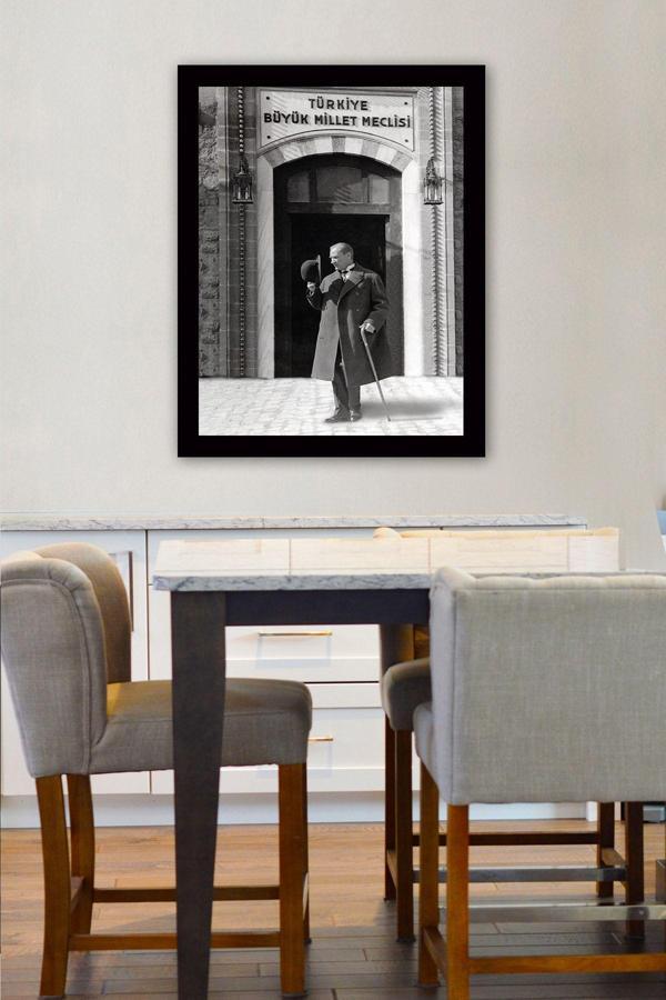 Tablo Center Siyah Çerçeveli Atatürk Tablosu 40 cm x 55 cm - Image 1
