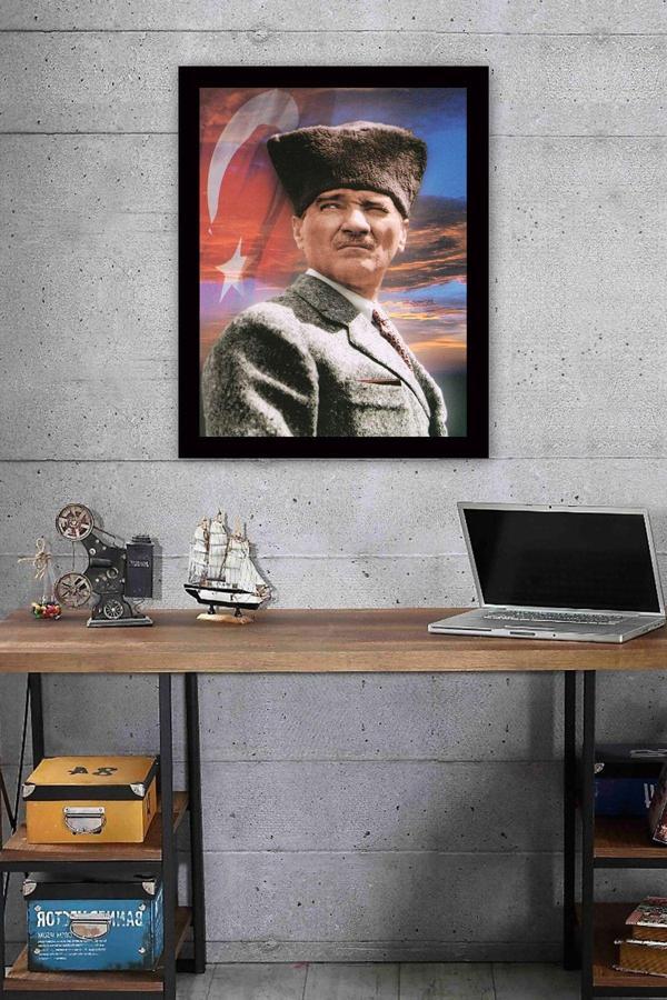 Tablo Center Siyah Çerçeveli Atatürk Tablosu 40 cm x 55 cm - Image 1