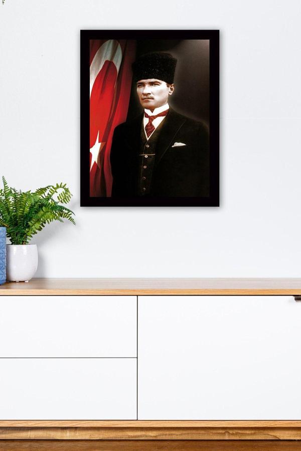 Tablo Center Siyah Çerçeveli Atatürk Tablosu 40 cm x 55 cm - Image 1