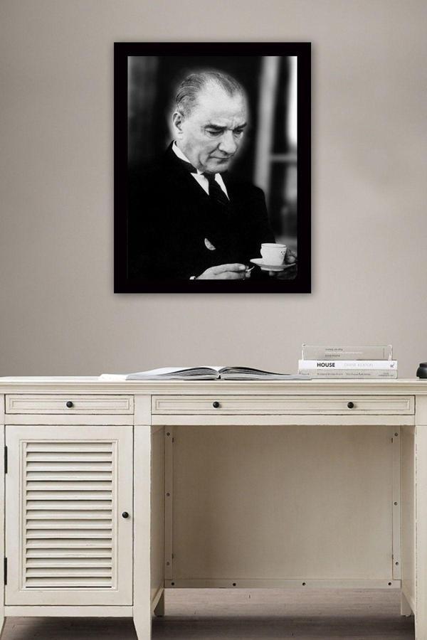 Tablo Center Siyah Çerçeveli Atatürk Tablosu 40 cm x 55 cm - Image 1