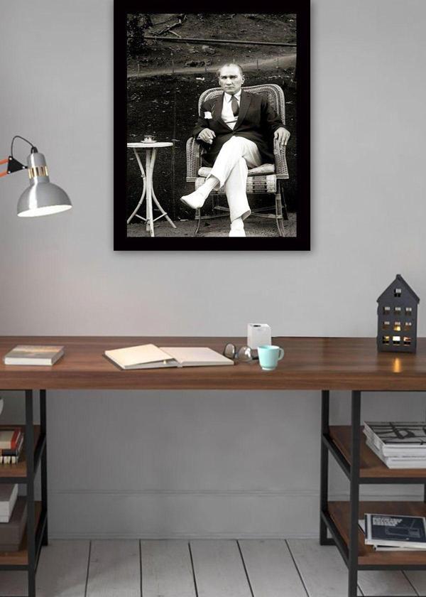 Tablo Center Siyah Çerçeveli Atatürk Tablosu 40 cm x 55 cm - Image 1