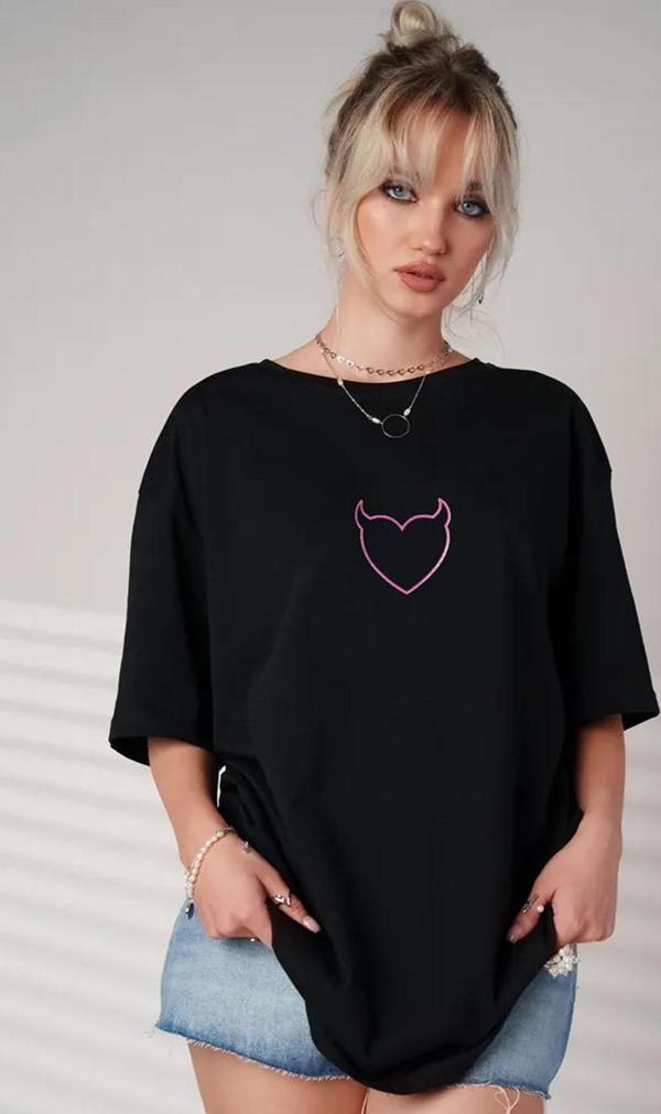 Unisex Şeytan Kalp Baskılı Oversize Tshirt - Image 1
