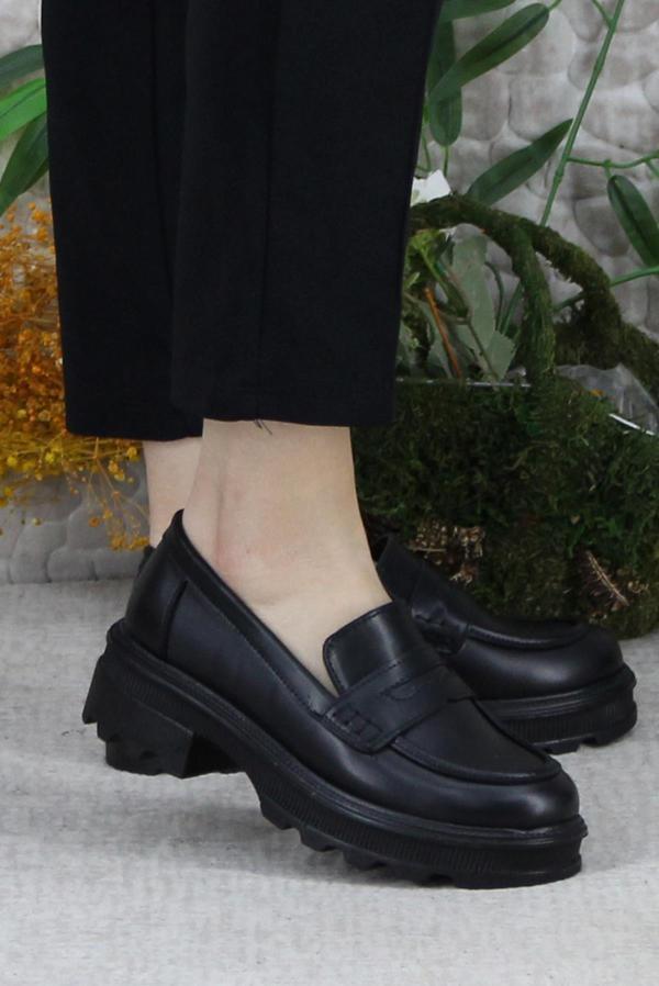 Fort 429003 Siyah Rahat Kalın Taban Loafer Kadın Ayakkabı - Image 1