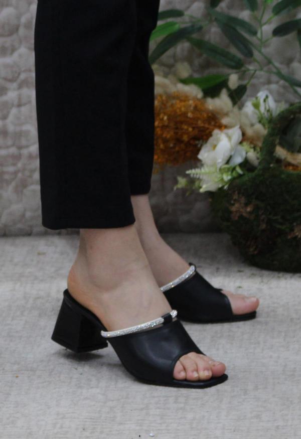 Fort 6395 Taşlı Topuklu Kadın Terlik - Image 1