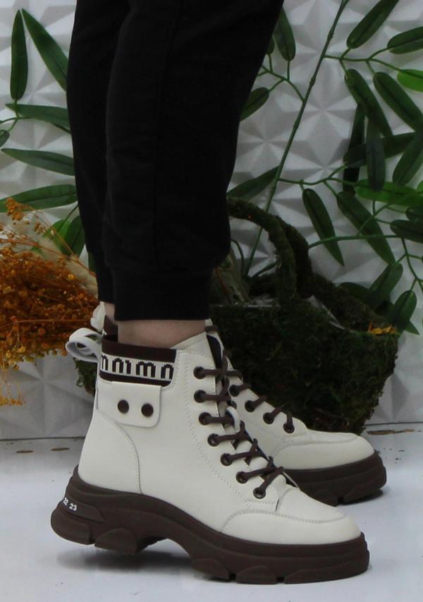 Fort Guja 24K310-7 Bej Orijinal Ürün Yumuşak Esnek Kaymaz Taban Kadın Bot - Image 1