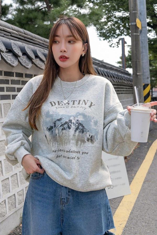 Destiny Baskılı Oversize Sweatshirt - Image 1