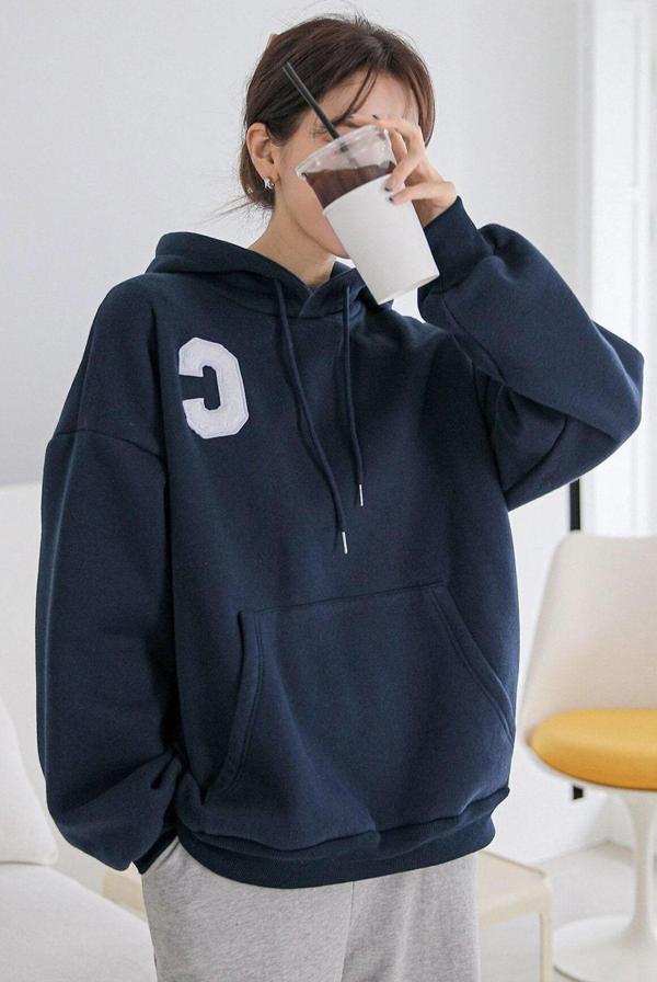Unisex C Baskılı Sweatshirt - Image 1