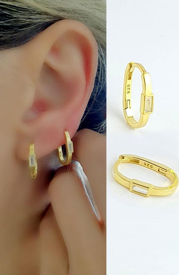 Baget Zirkon Taşlı 925ayar Gümüş Üzerine Altın Kaplama Luxury Tasarım Oval Halka Küpe 1.5cm  - Image 1