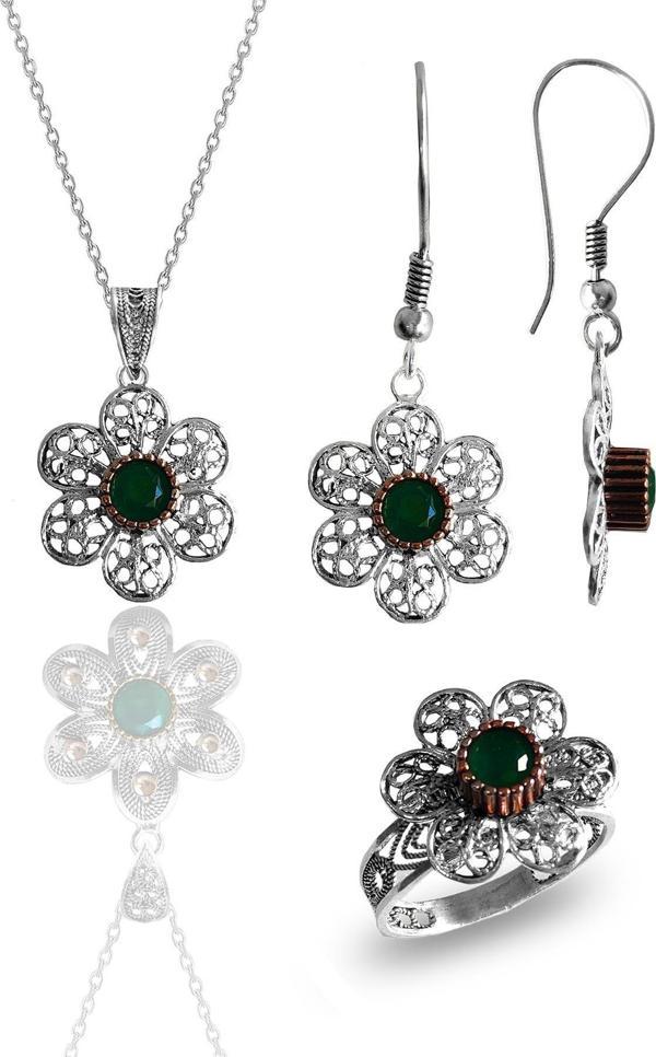 Gümüş kök zümrüt taşlı papatya modeli telkari işlemeli kolye küpe ve yüzük üçlü set - Image 1