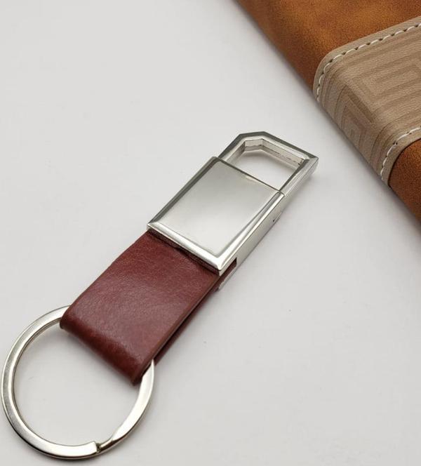 Kahverengi Metal Anahtarlık - Image 1