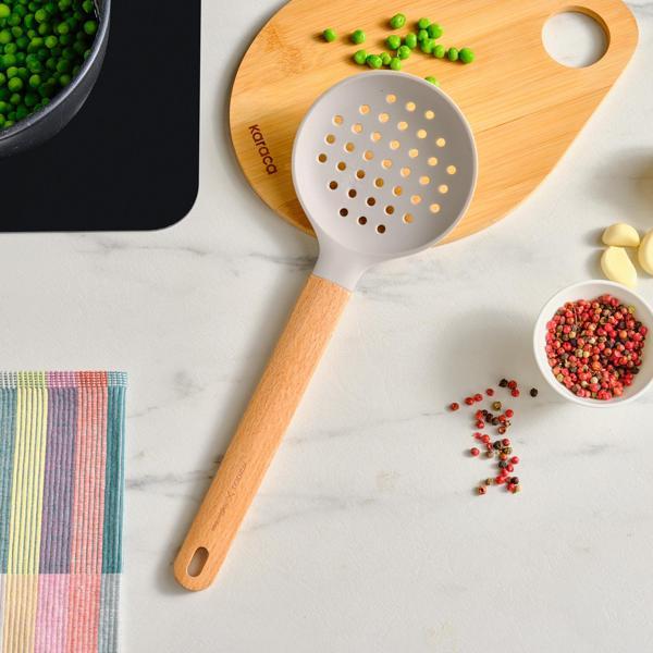 Karaca x Refika Gadgets Ahşap Saplı Silikon Kevgir - Image 1