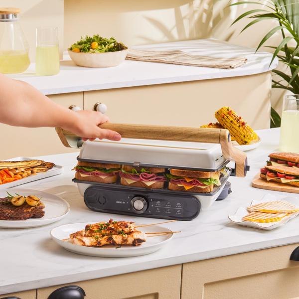 Karaca Gastro Grill Glass Premium 2400W Döküm Izgara ve Tost Makinesi Wood Craft 6 Dilim Kapasiteli - Image 1