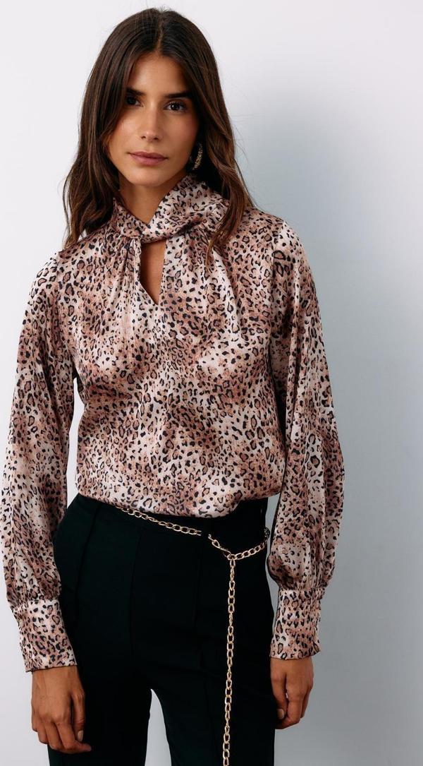 Detaylı Yaka Leopar Desenli Bluz - BEJ - Image 1