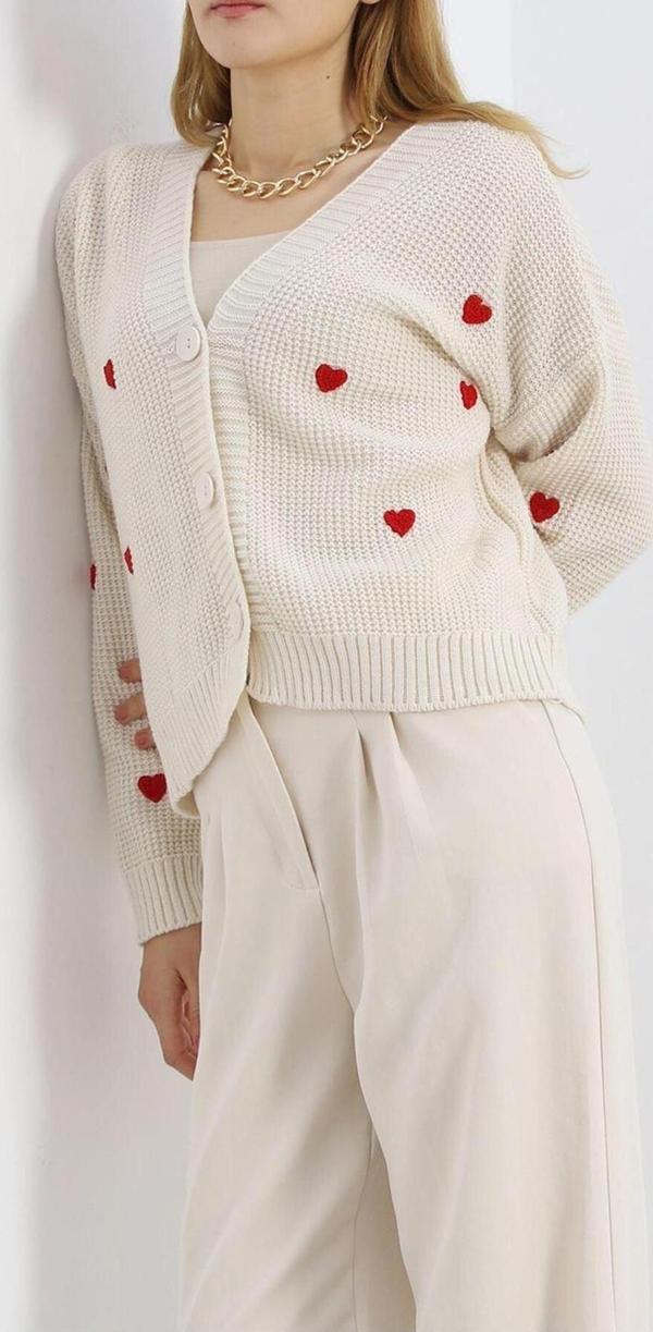 TRENDY Nakışlı Crop Hırka Latte Kırmızı Kalp - Image 1