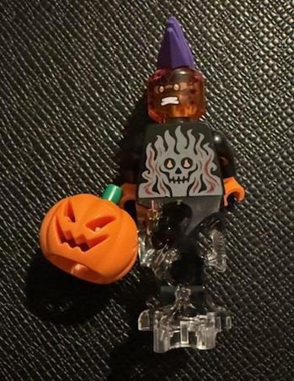 Orjinal Lego Minifigür Fiery Ghost with Pumpkin - Image 1