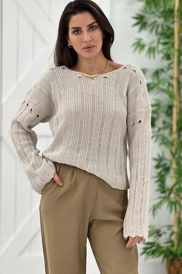 Kayık Yaka Ajurlu Yırtık Detaylı Triko Bluz - Image 1