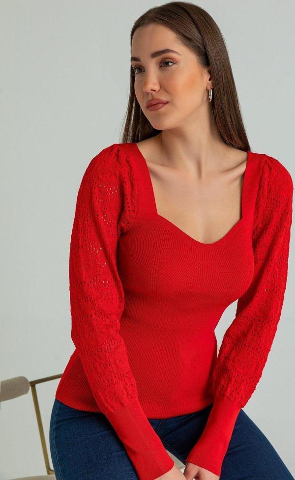 WAK Kadın Kırmızı Öpücük Yaka Kolu Ajurlu Triko Bluz - Image 1