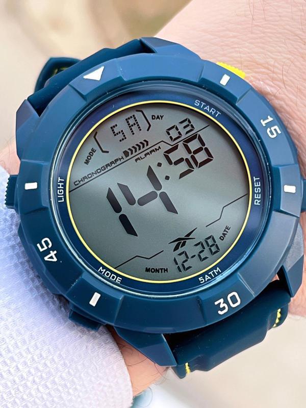 Reebok Silikon Kordon 50 Mt Suya Dayanıklı Dijital Seri Büyük Kasa Spor Erkek Kol Saati RV.PBIG-BG04 - Image 1
