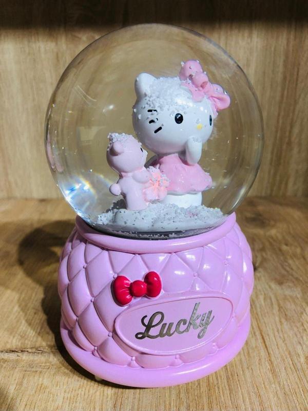 PeriYedi Kar Küresi Büyük Boy Püskürtmeli Işıklı Müzikli Hello Kitty - Image 1