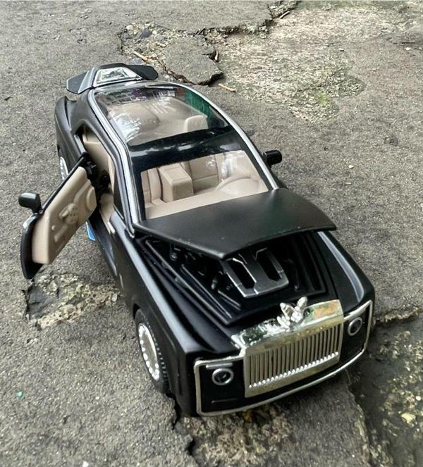 Shem Rolls Royce Sweptail 1:36 Ölçek Sesli Ve Işıklı Metal Çek Bırak Oyuncak Araba - Image 1