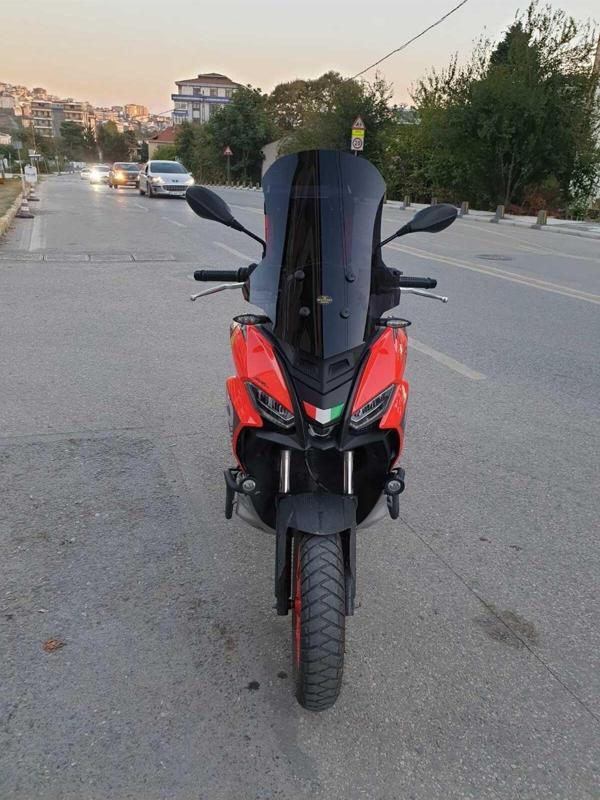 Aprilia SR GT 200 Siperlik Ön Cam 2021 2024 Model 58cm Siyah Renkli 4mm - Image 1