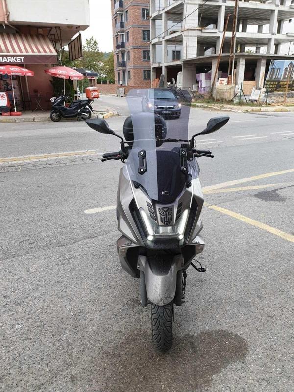 kymco Skytown 125 Siperlik Ön Cam 2023 2024 Model 72cm Açıkfüme Renkli 4mm UZUN CAM - Image 1