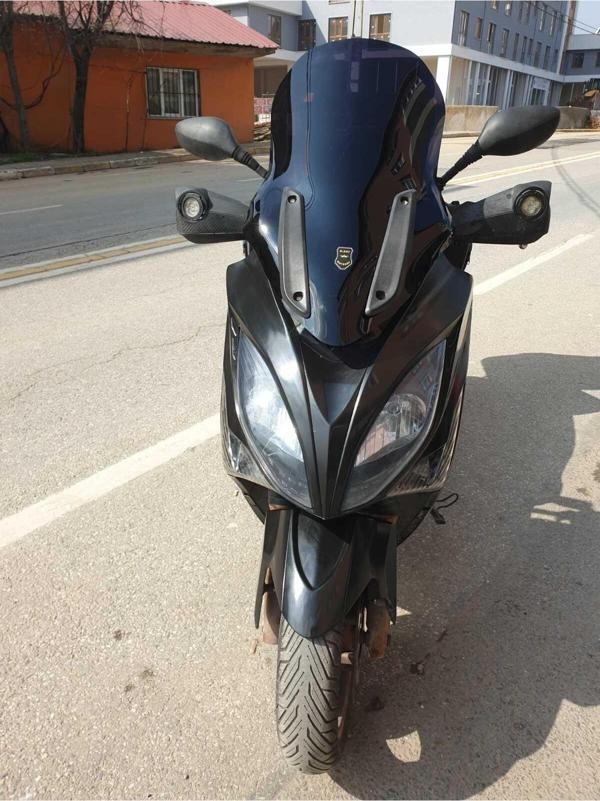 Kymco Xciting 250 500 R Siperlik Ön Cam 2010 2011 Model 72cm Siyah Renkli 4mm UZUN CAM - Image 1