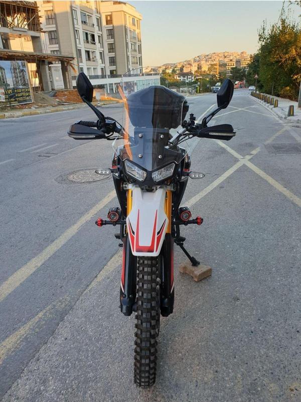 Arora CR 250 Siperlik Ön Cam 2024 Model 55cm Şeffaf Renkli 4mm - Image 1