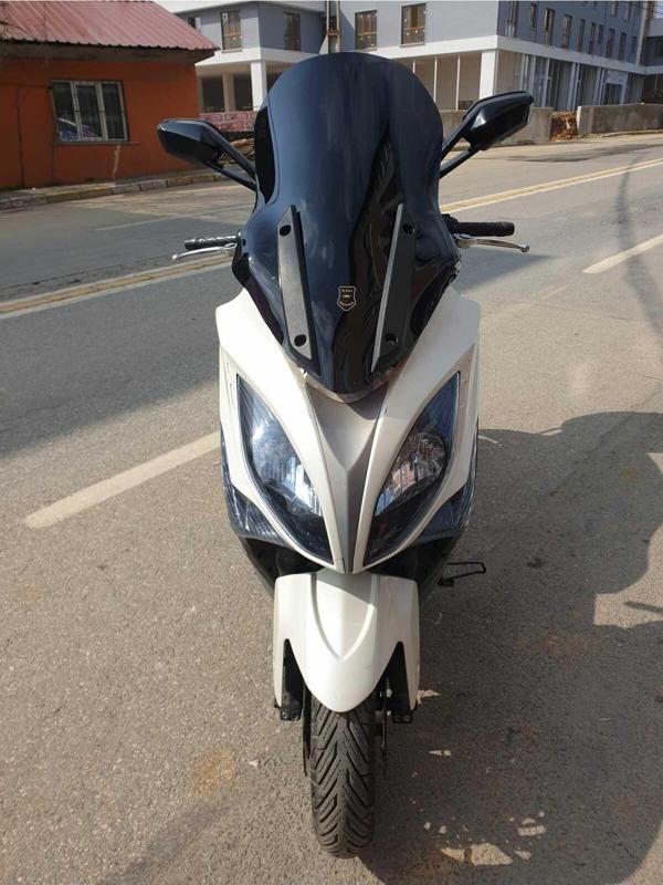 Kymco Xciting 400 İ Siperlik Ön Cam 2015 Model 72cm Siyah Renkli 4mm UZUN CAM - Image 1
