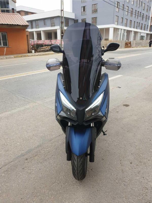 Kymco Xtown 250 İ Siperlik Ön Cam 2020 2024 Model 83cm Siyah Renkli 4mm UZUN CAM - Image 1