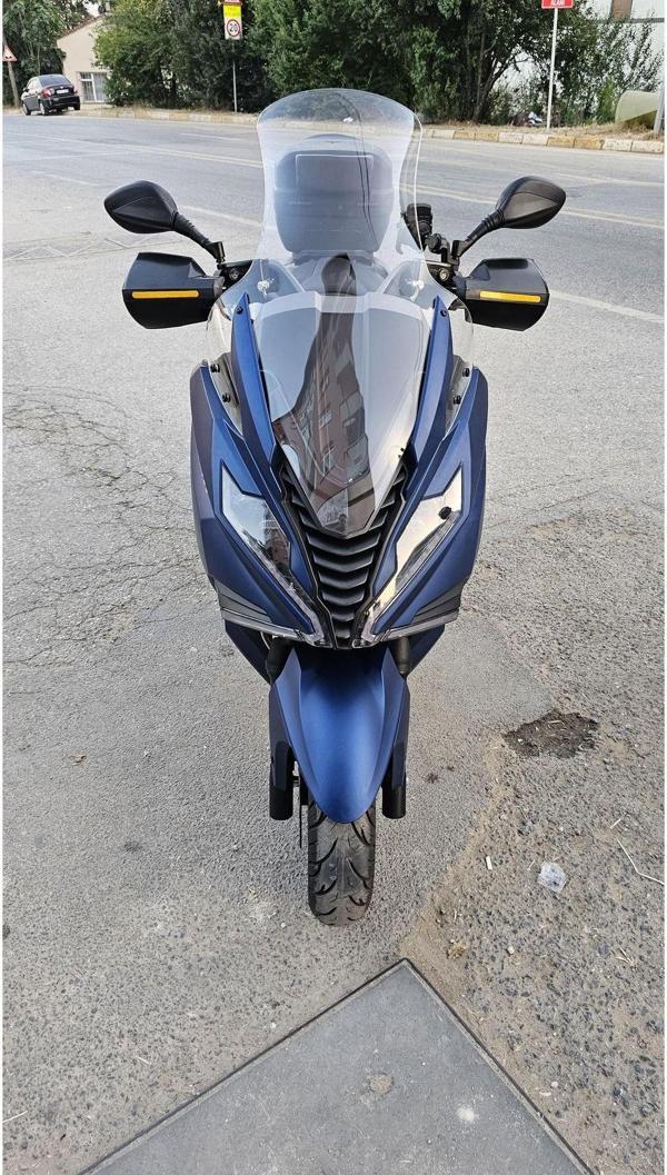 Arora Gt 125 250 Siperlik Ön Cam 2023 2024 Model 65cm Şeffaf Renkli 4mm ORTA BOYLU CAM - Image 1