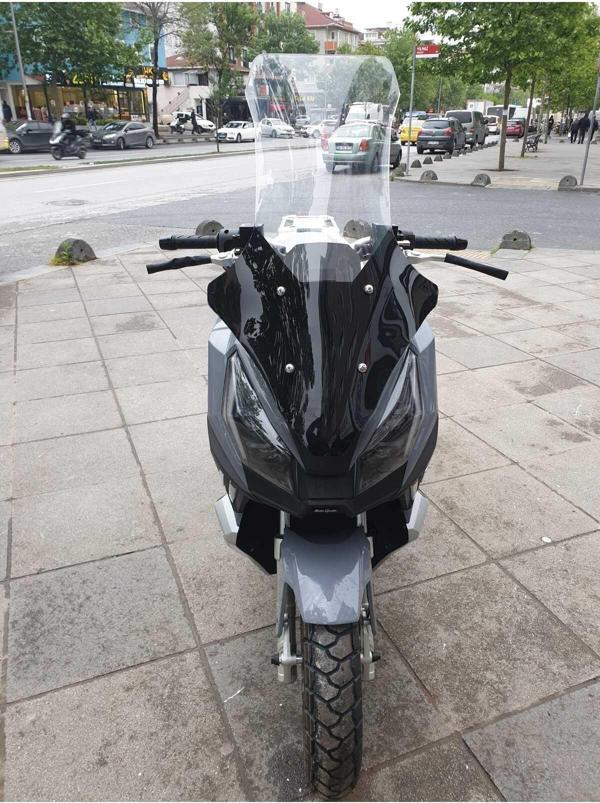 MotoGusto Dream 150 Siperlik Ön Cam 2023 2024 Model 78cm şeffaf Renkli 4mm UZUN CAM - Image 1
