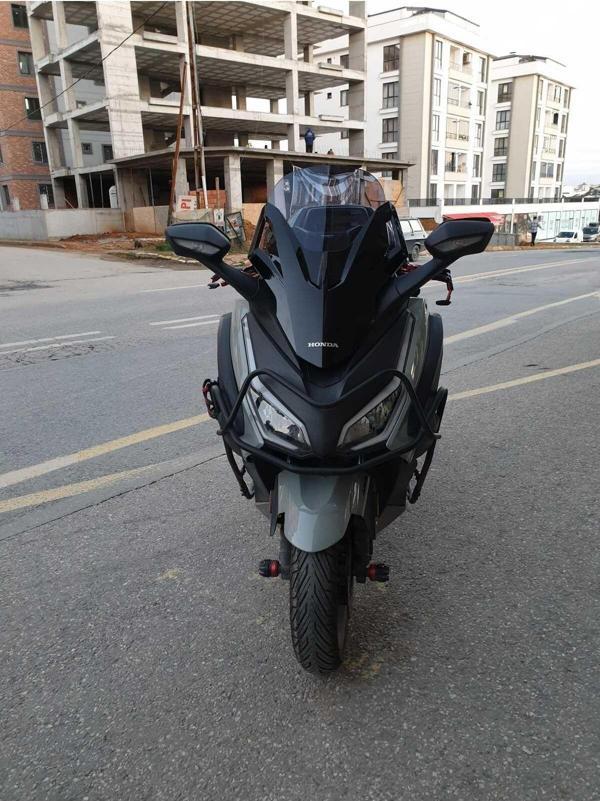 Honda Forza250 Siperlik Ön Cam 2021 2024 Model 47cm Açıkfüme Renkli 4mm BOY - Image 1