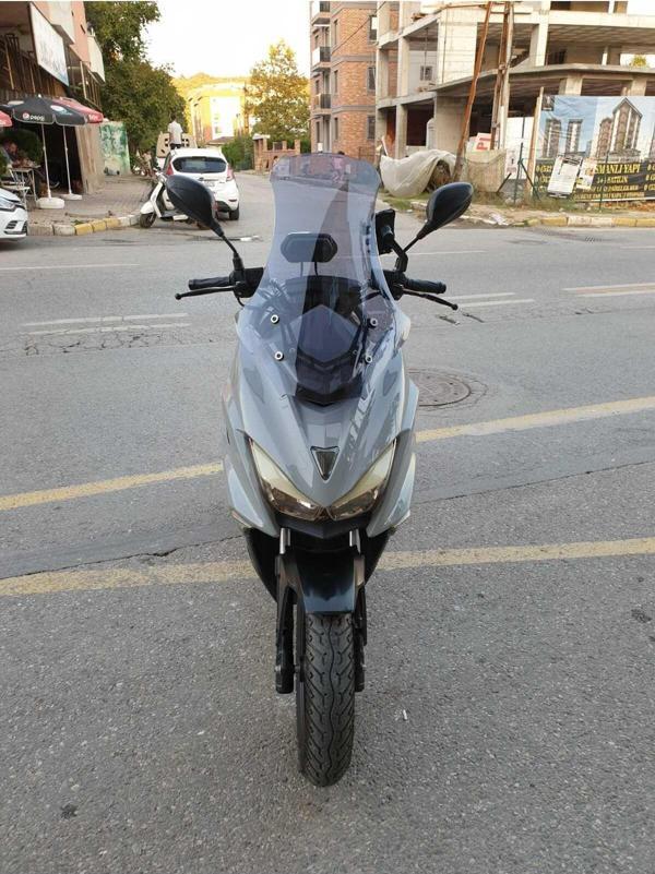 Motolüx Mtx 125 Siperlik Ön Cam 2022 2024 Model 75cm Açıkfüme Renkli 4mm UZUN CAM - Image 1
