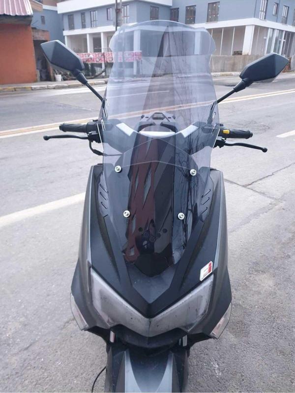 Arora Zrx 200 Siperlik Ön Cam 2022 Model 65cm Açıkfüme Renkli 4mm ORTA BOYLU CAM - Image 1