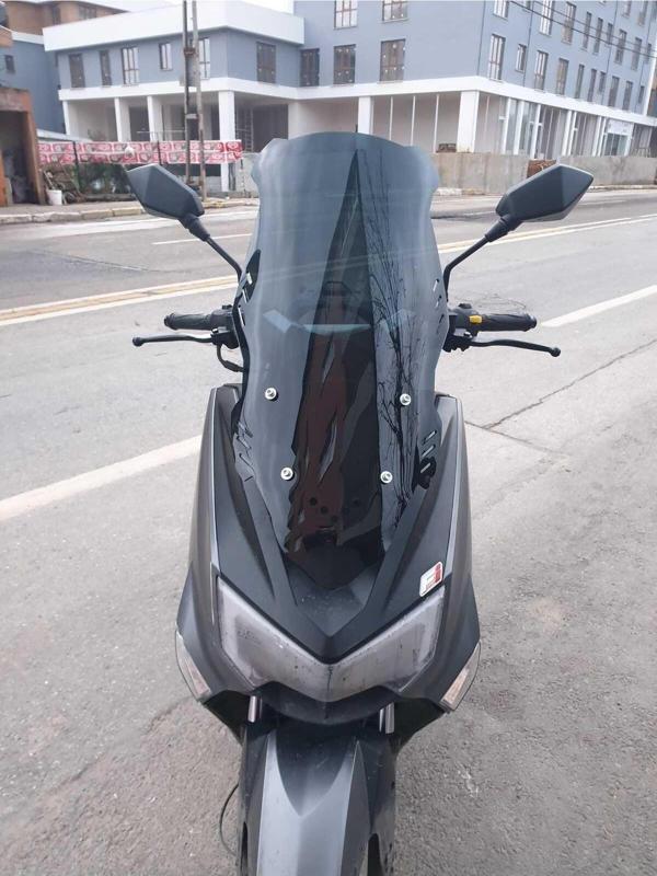 Arora Zrx 200 Siperlik Ön Cam 2022 Model 65cm Siyah Renkli 4mm ORTA BOYLU CAM - Image 1