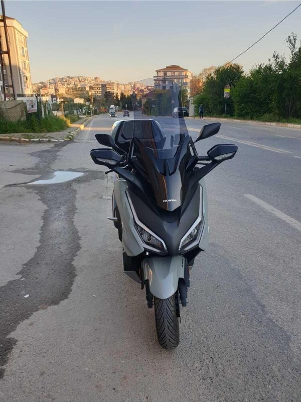 Honda Forza250 Siperlik Ön Cam 2021 2024 Model 63cm Açıkfüme Renkli 4mm UZUN CAM - Image 1
