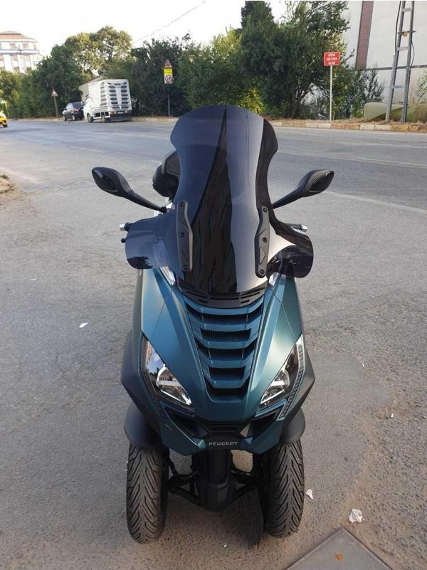 Peugeot Metropolis 400 Siperlik Ön Cam 2021 2024 Model 68cm Siyah Renkli 4mm - Image 1