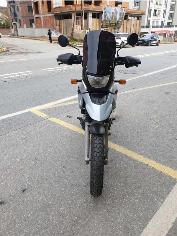 Bmw F650 GS Siperlik Ön Cam 2004-2007 Model 45cm siyah Renkli ( 4 Delikli ) 4mm - Image 1