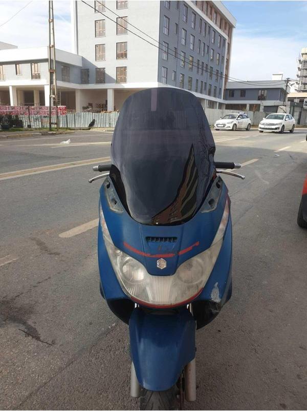 Piaggio X8 200 Siperlik Ön Cam 2004 2006 Model 70cm Siyah Renkli 4mm - Image 1