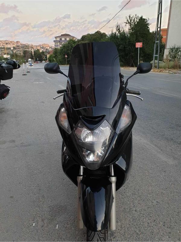 Honda Silverwing SWT 400 Siperlik Ön Cam 2006 2009 Model 52cm Siyah Renkli 4mm - Image 1